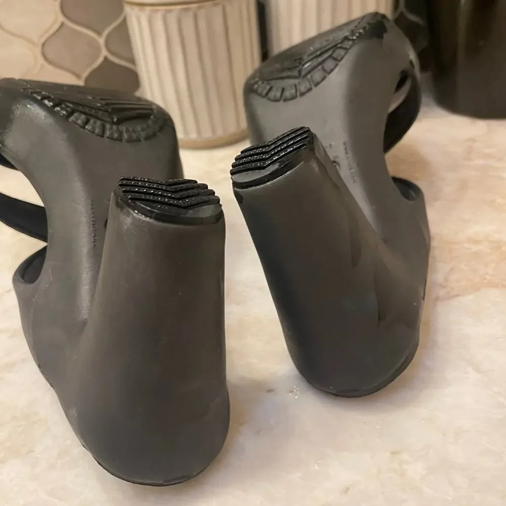 Crocs Cyprus IV women’s black slip on heels Sz 9